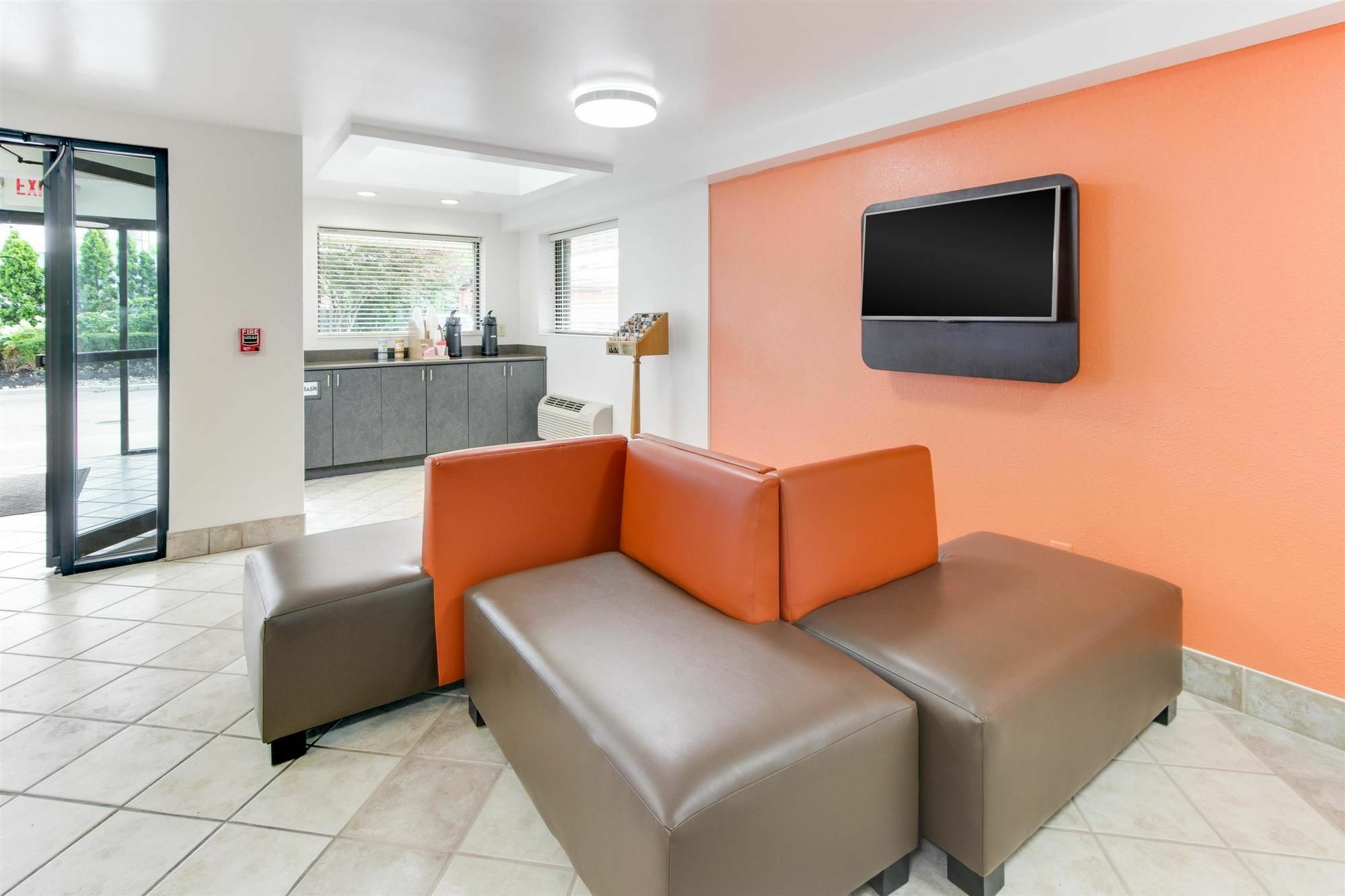 Red Roof Inn Plus+ Columbus - Worthington Bagian luar foto