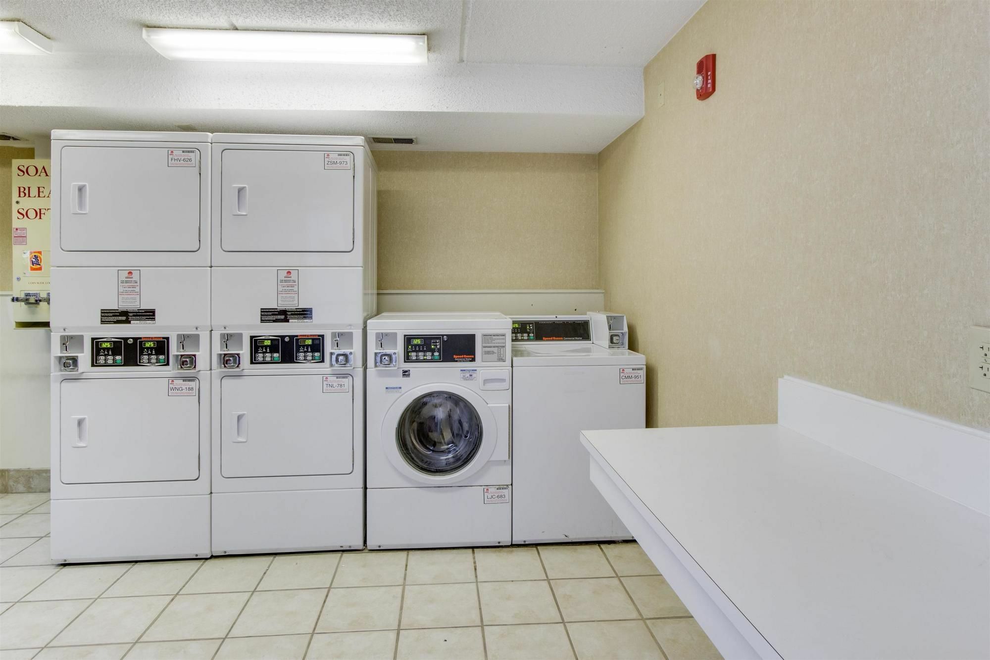 Red Roof Inn Plus+ Columbus - Worthington Bagian luar foto