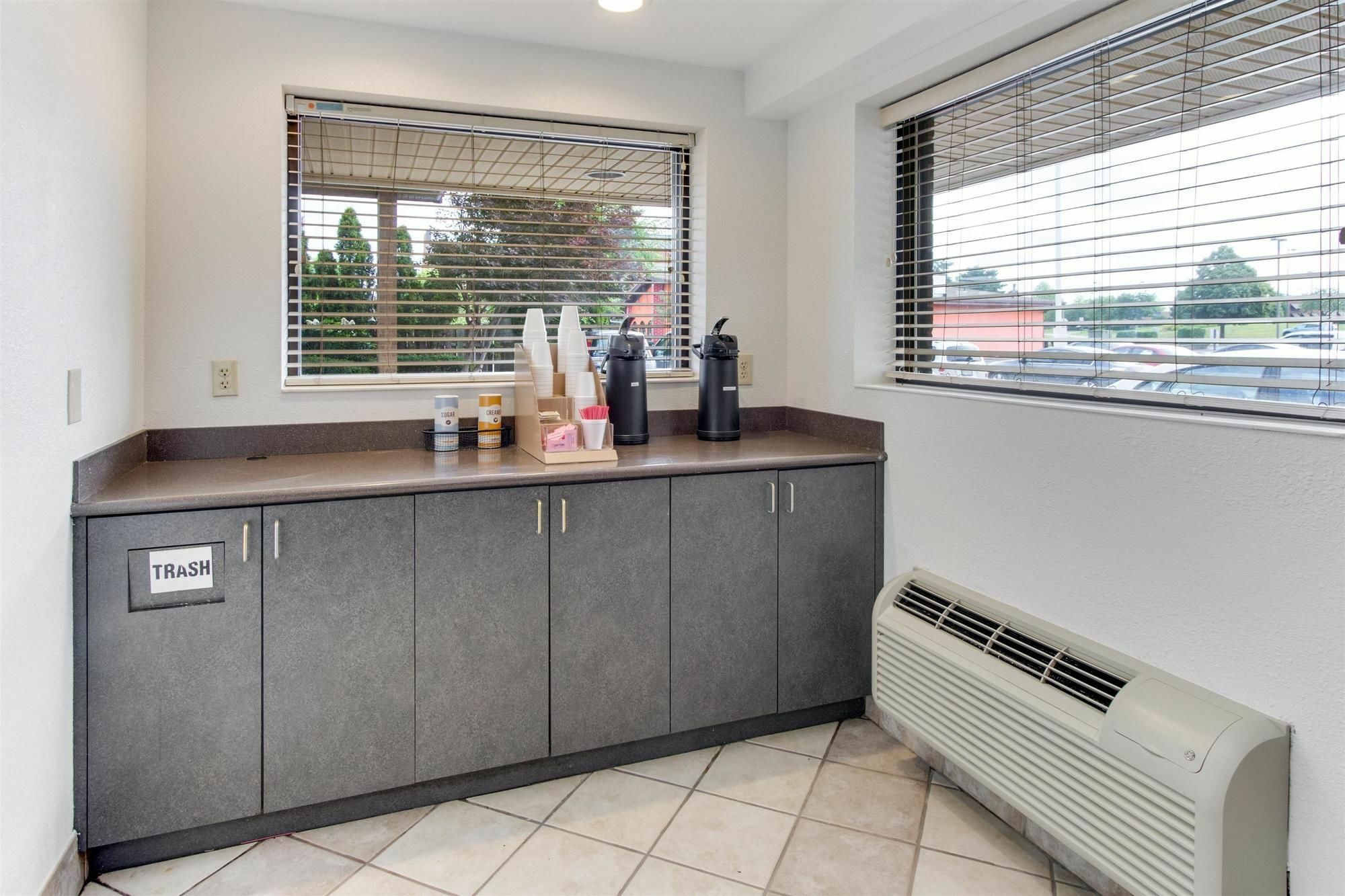 Red Roof Inn Plus+ Columbus - Worthington Bagian luar foto