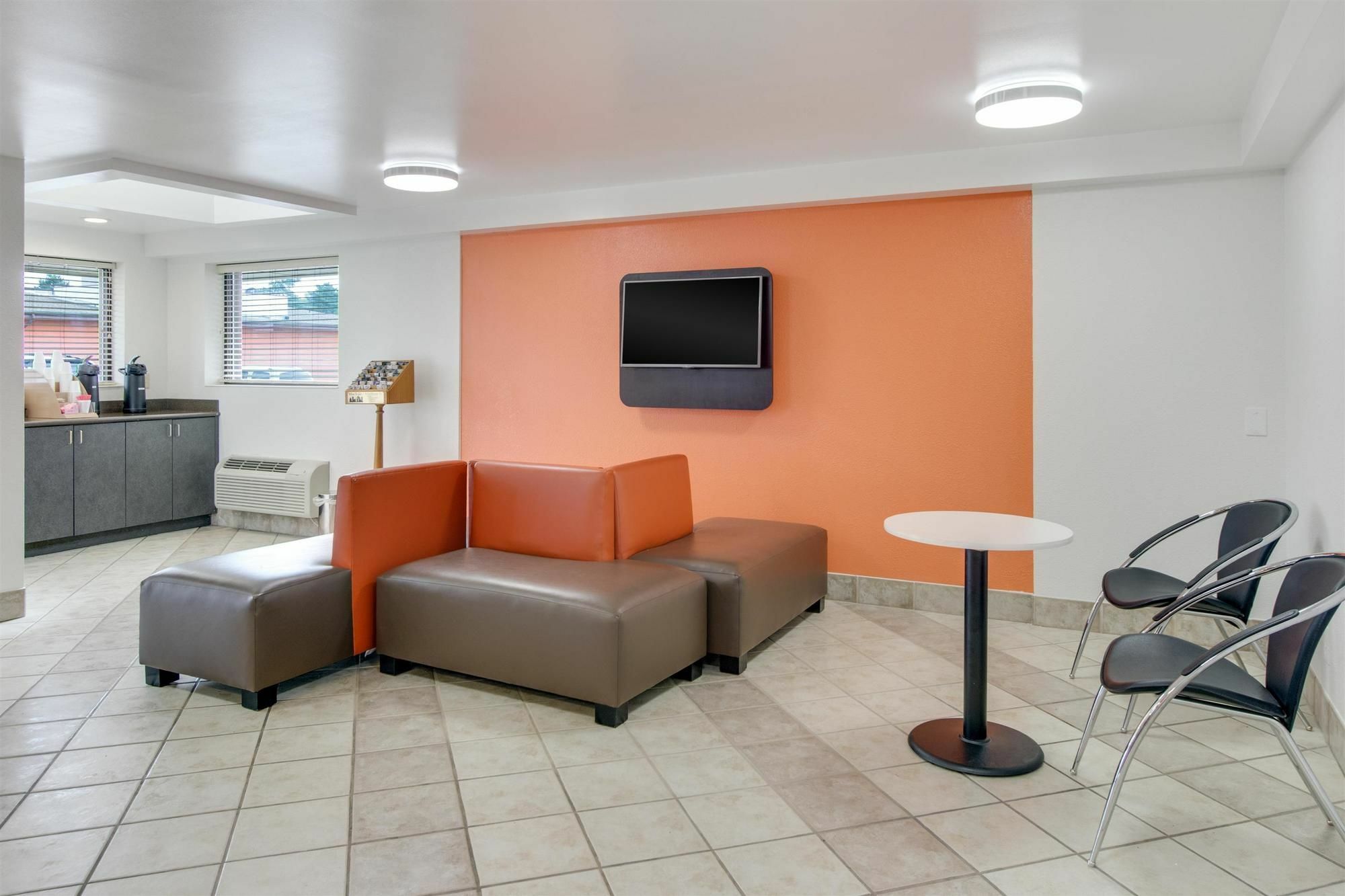 Red Roof Inn Plus+ Columbus - Worthington Bagian luar foto