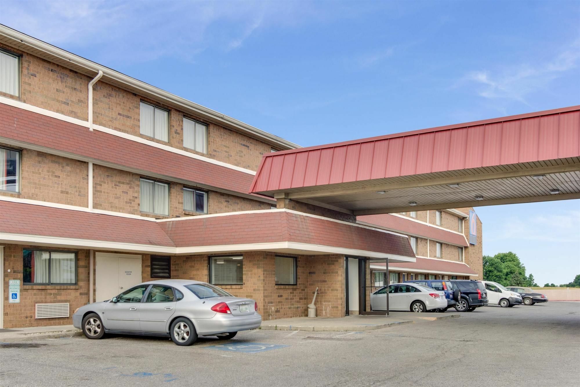 Red Roof Inn Plus+ Columbus - Worthington Bagian luar foto