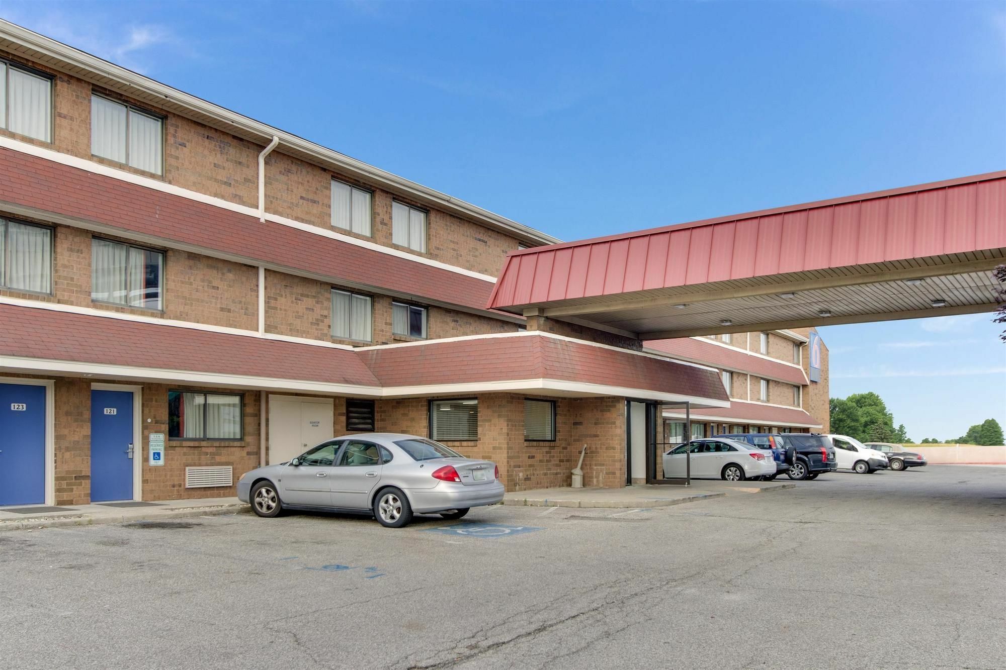 Red Roof Inn Plus+ Columbus - Worthington Bagian luar foto