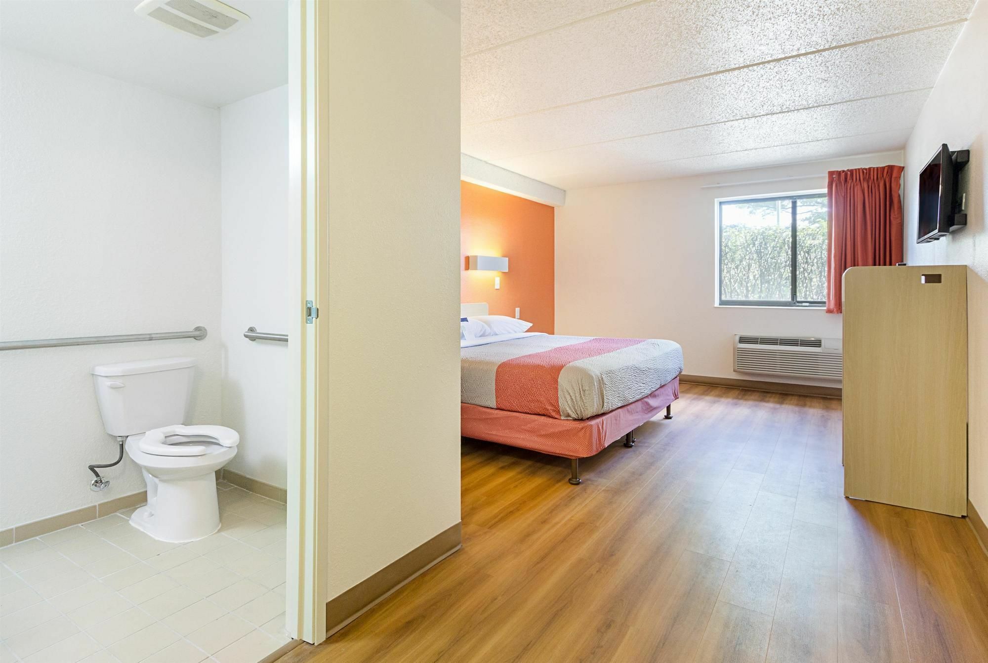Red Roof Inn Plus+ Columbus - Worthington Bagian luar foto