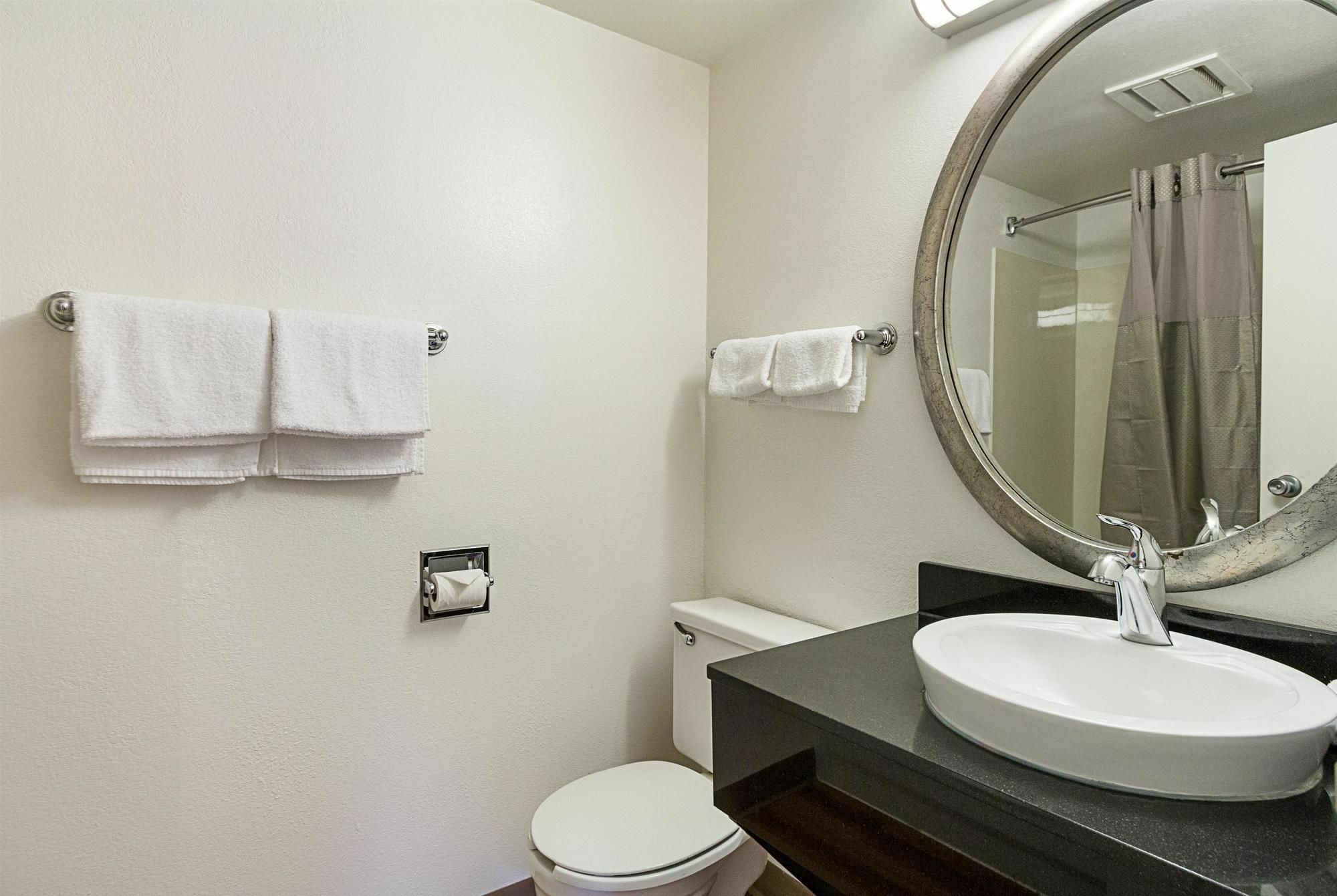 Red Roof Inn Plus+ Columbus - Worthington Bagian luar foto